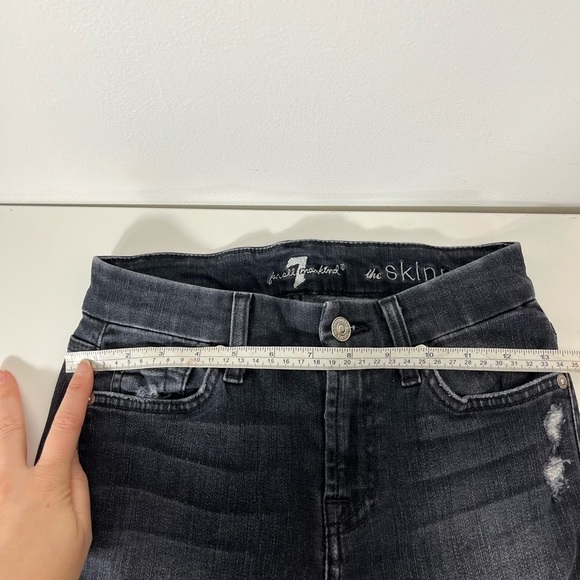 7 for all Mankind The Skinny Distressed Jeans Womens Waist Size 23 Dark Denim - Picture 12 of 13
